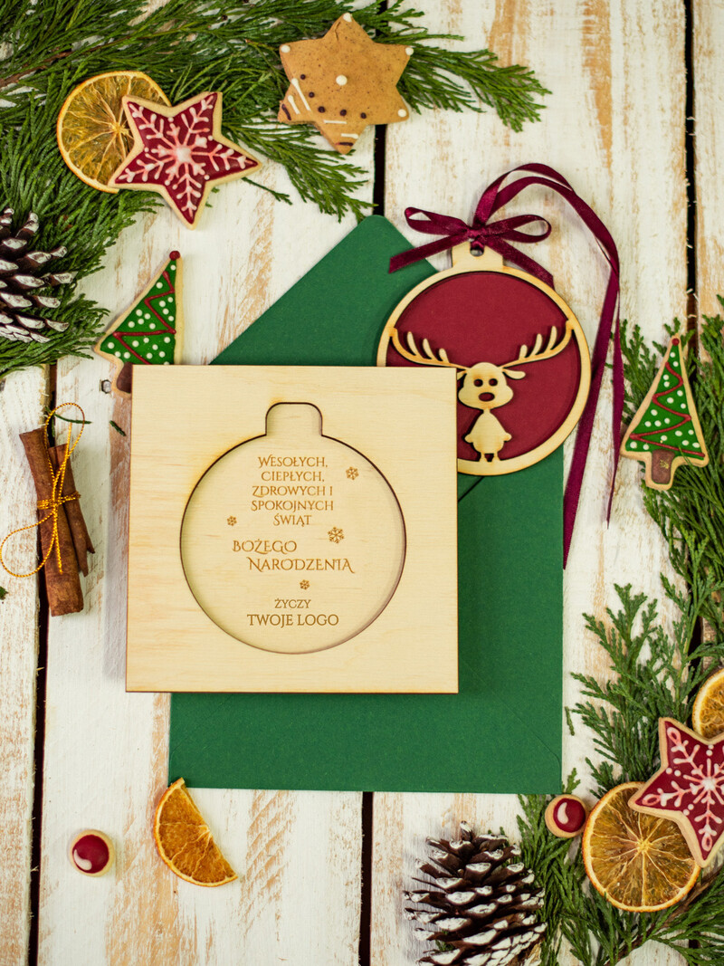 Wyjątkowe kartki świąteczne z logo Twojej firmy i drewnianą bombką-1