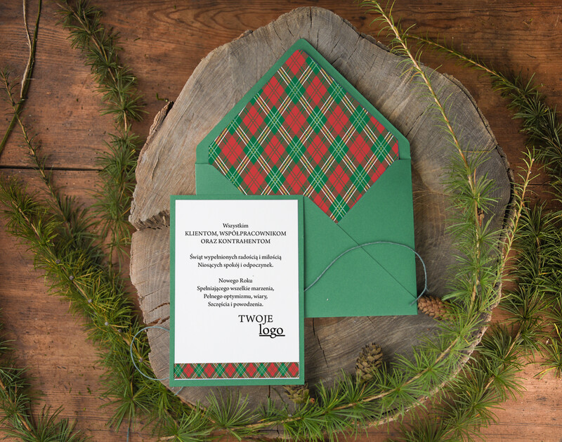 Eleganckie i personalizowane: biznesowe kartki świąteczne z Twoim logo, ozdobione drewnianą zawieszką i urokliwą wstążką-2