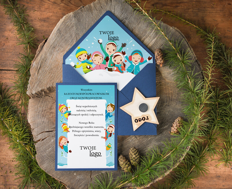 Kartka świąteczna z logo Twojej firmy ozdobiona drewnianą zawieszką i wstążką na Boże Narodzenie-1