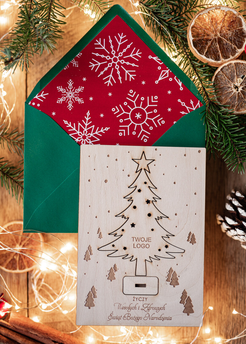 Drewniana kartka świąteczna z logo firmy - unikalna kombinacja choinki i kartki firmowej-0