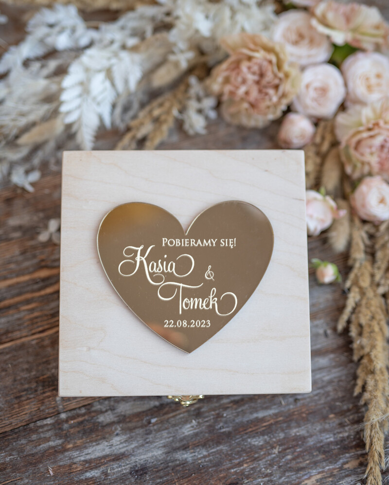 Zaproszenia ślubne dla Rodziców w specjalnej drewnianej skrzynce z napisem na złotym lustrze-0