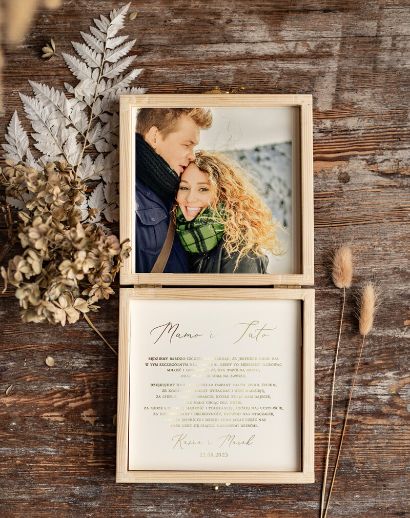 Zaproszenia ślubne dla Rodziców: Drewniana skrzyneczka ze zdjęciem - wyjątkowy prezent dla najważniejszych osób w naszym życiu-4